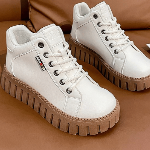 Botas de suela gruesa de corte bajo